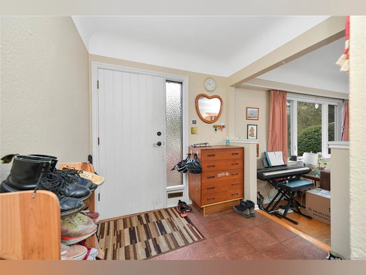 984 Brighton Crescent, Victoria, BC, V8S 2G5 - 11