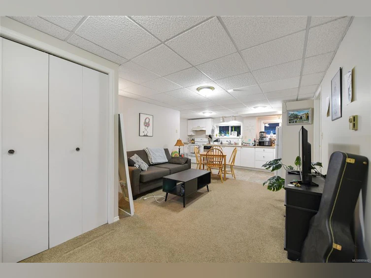 984 Brighton Crescent, Victoria, BC, V8S 2G5 - 14