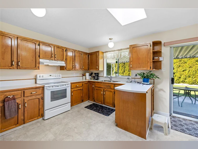 767 Fairwind Avenue, Parksville, BC, V9P 1B2 - 5