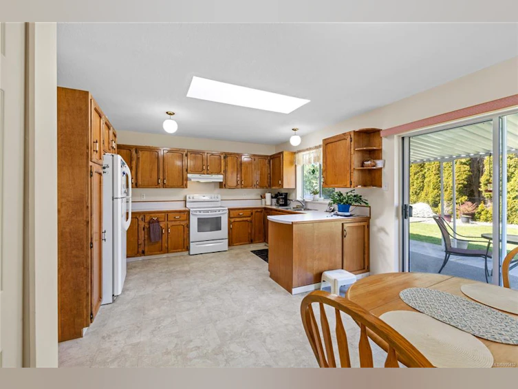 767 Fairwind Avenue, Parksville, BC, V9P 1B2 - 16