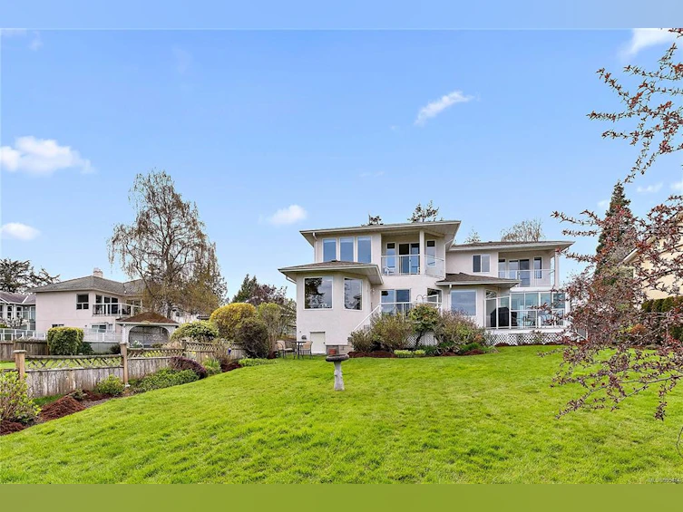 10237 Resthaven Drive, Sidney, BC, V8L 3H2 - 2