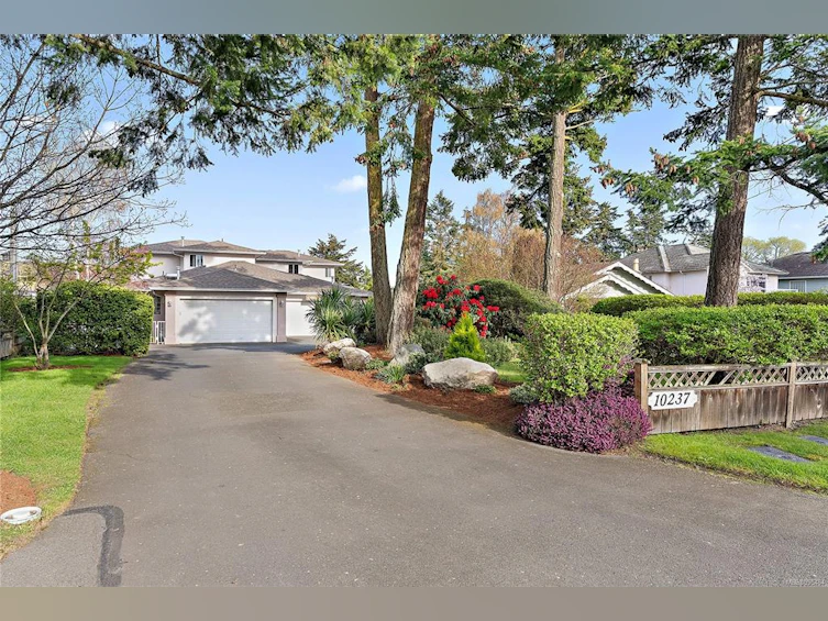10237 Resthaven Drive, Sidney, BC, V8L 3H2 - 5