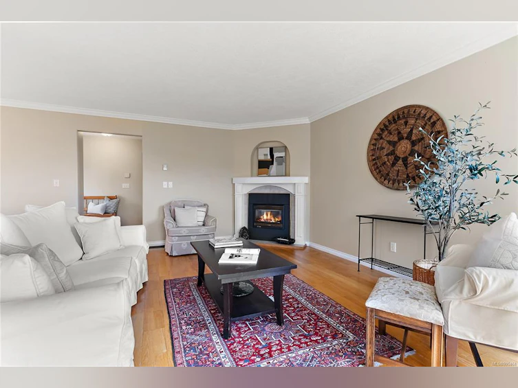 10237 Resthaven Drive, Sidney, BC, V8L 3H2 - 7