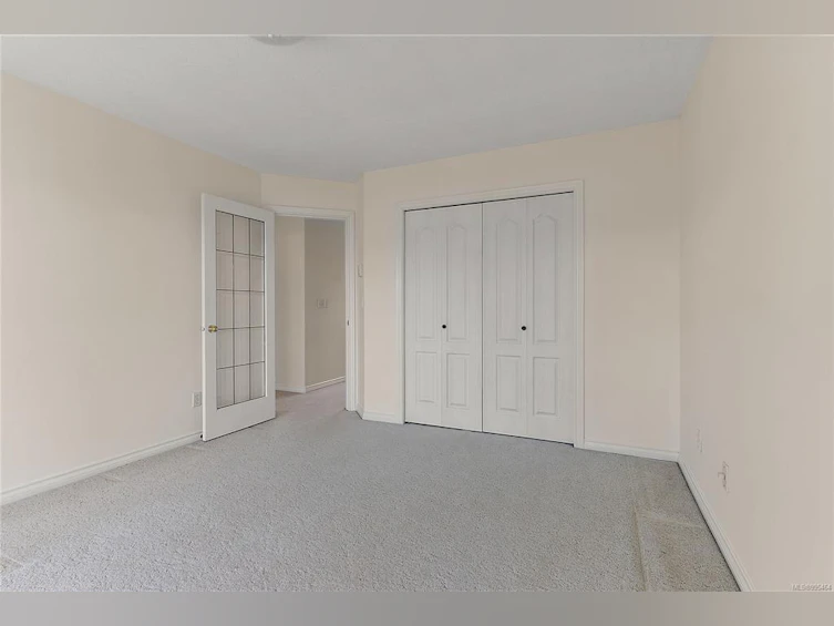 10237 Resthaven Drive, Sidney, BC, V8L 3H2 - 20