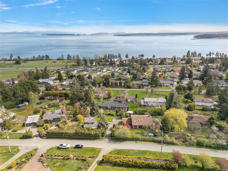 8643 Aldous Terrace, North Saanich, BC, V8L 1L3 - 43