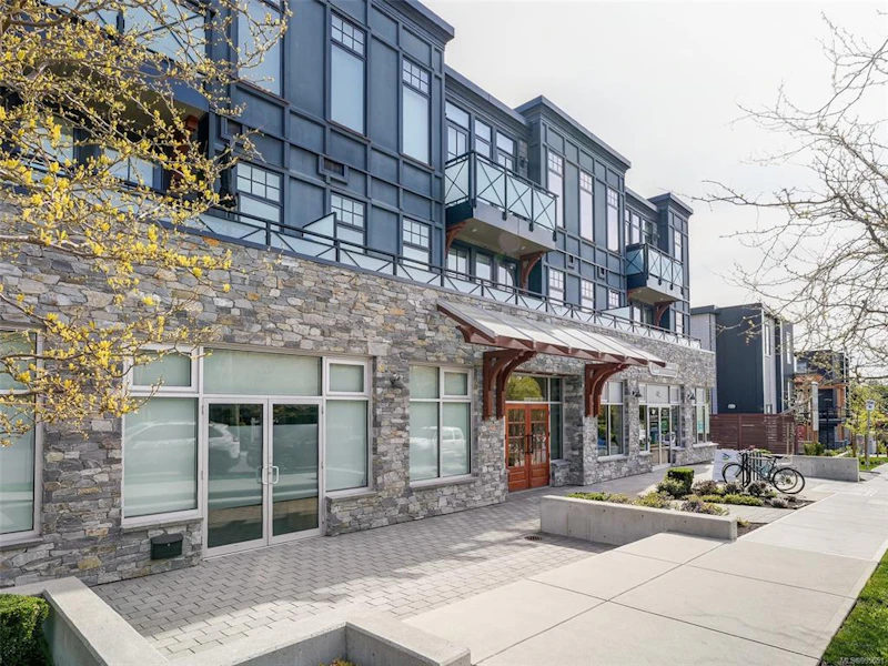203 - 2580 Penrhyn Street, Saanich BC V8N 1G3