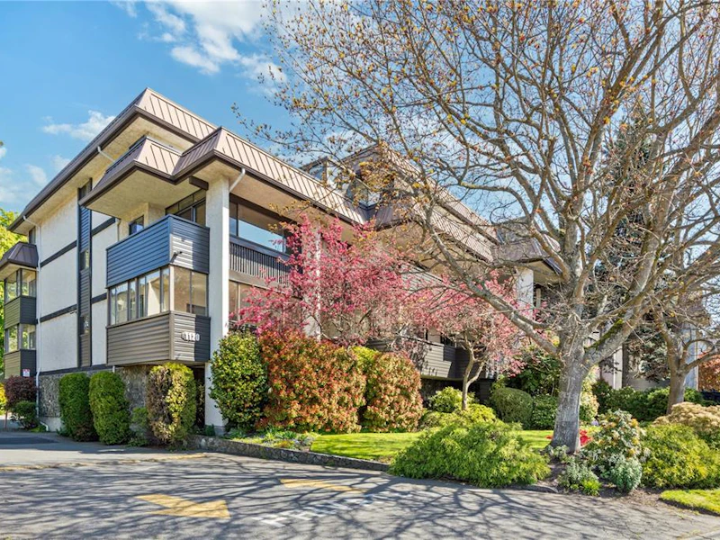 207 - 1120 Fairfield Road, Victoria BC V8V 3A7