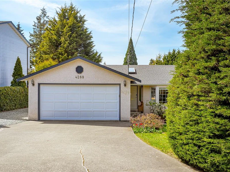 4288 Quadra Street, Saanich BC V8X 1L6