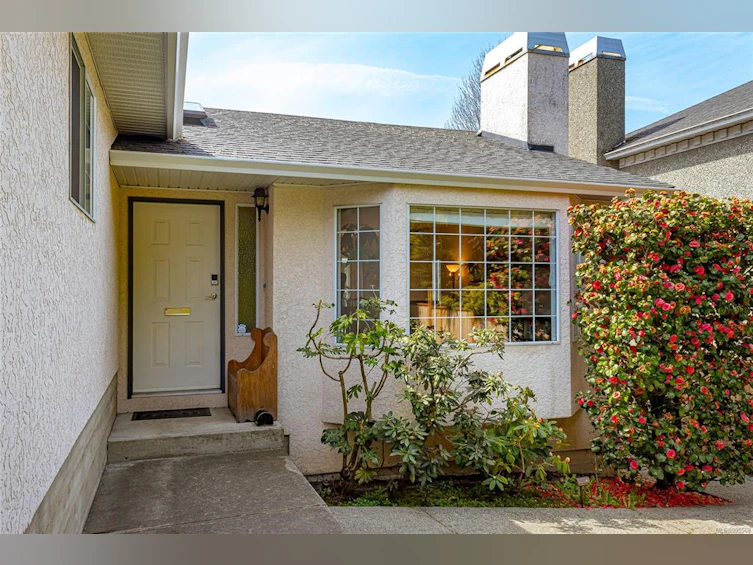 4288 Quadra Street, Saanich, BC, V8X 1L6 - 3