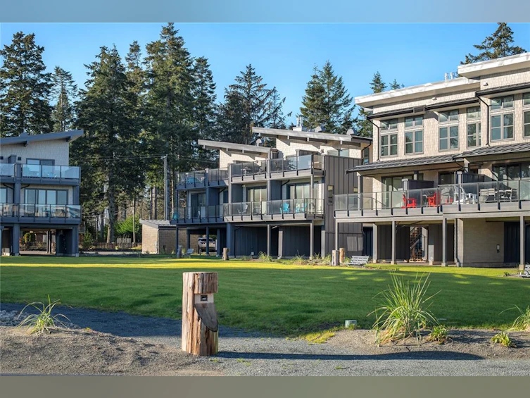 4-9022 Clarkson Avenue, Black Creek, BC, V9J 1B2
