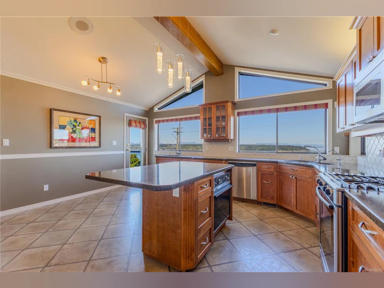 560 Galerno Road, Campbell River, BC, V9W 5Y2 - 8
