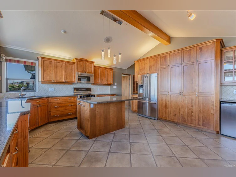 560 Galerno Road, Campbell River, BC, V9W 5Y2 - 9