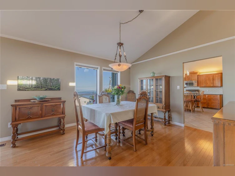 560 Galerno Road, Campbell River, BC, V9W 5Y2 - 11