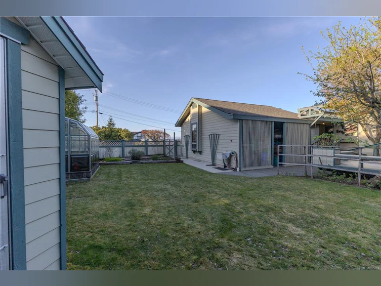 560 Galerno Road, Campbell River, BC, V9W 5Y2 - 40