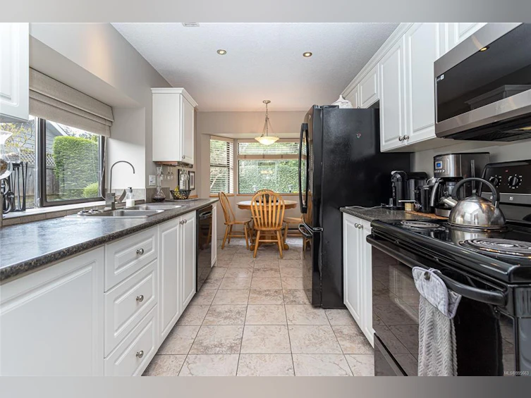 542 Eaglecrest Drive, Qualicum Beach, BC, V9K 1E3 - 4