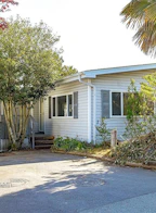 19 1581 Middle Road