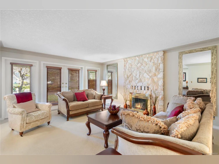 899 Kentwood Lane, Saanich, BC, V8Y 3C6 - 5
