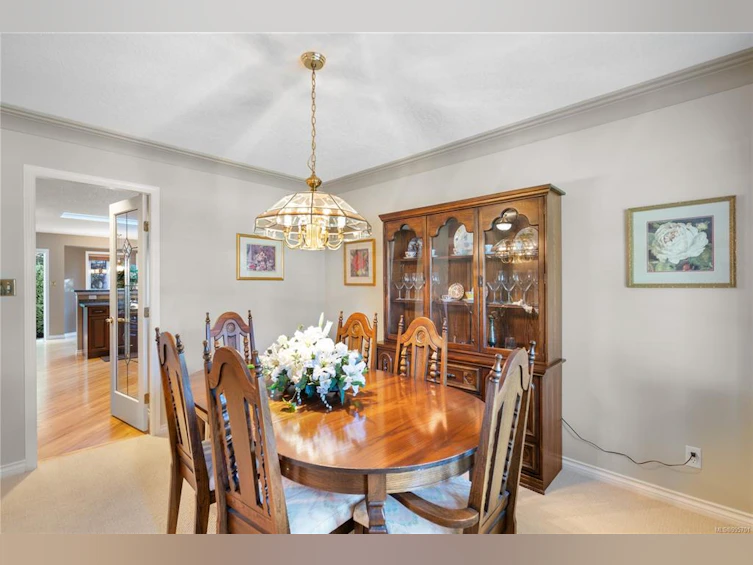 899 Kentwood Lane, Saanich, BC, V8Y 3C6 - 9