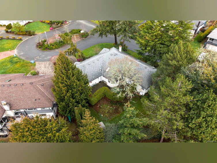 899 Kentwood Lane, Saanich, BC, V8Y 3C6 - 43