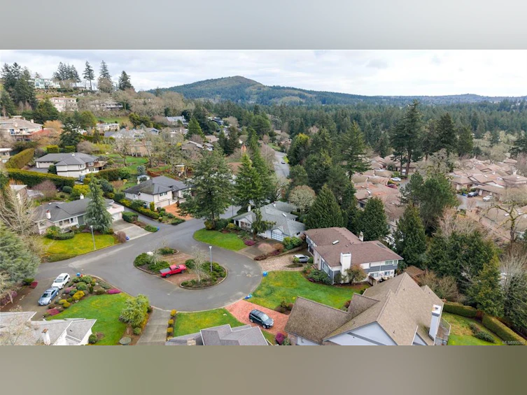 899 Kentwood Lane, Saanich, BC, V8Y 3C6 - 51