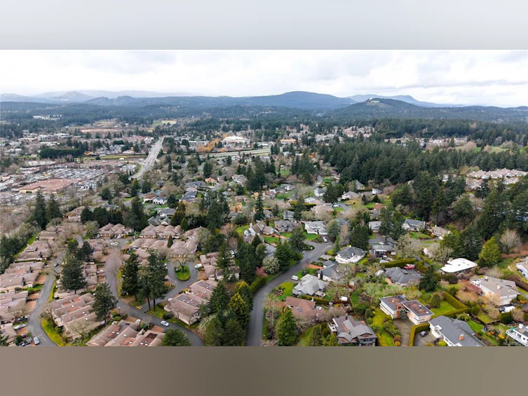 899 Kentwood Lane, Saanich, BC, V8Y 3C6 - 52