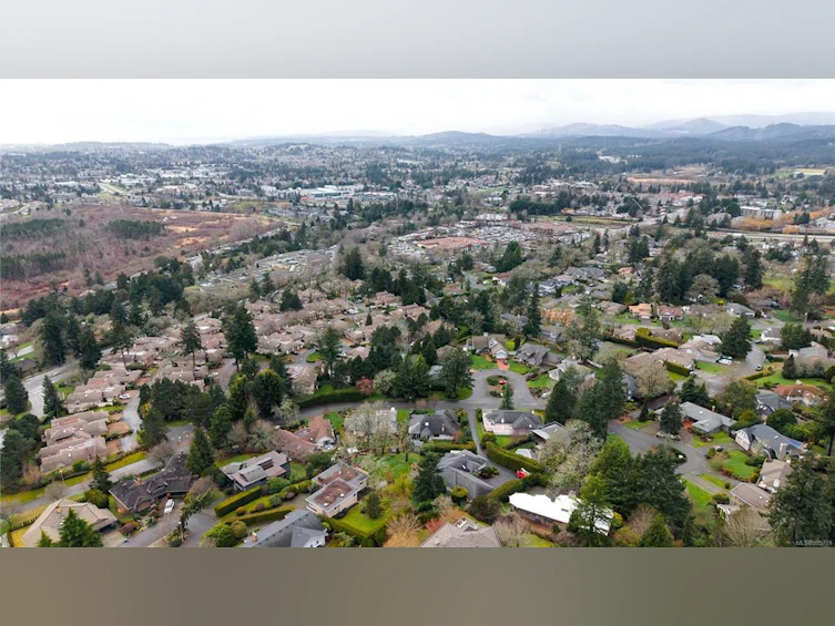 899 Kentwood Lane, Saanich, BC, V8Y 3C6 - 54