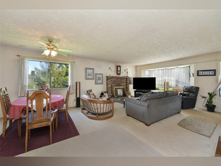 4376 Vanguard Place, Saanich, BC, V8Z 6X3 - 3