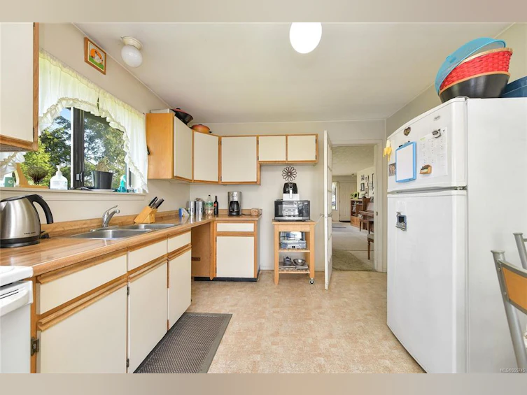 4376 Vanguard Place, Saanich, BC, V8Z 6X3 - 7