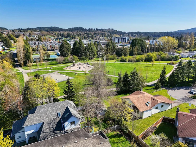4376 Vanguard Place, Saanich, BC, V8Z 6X3 - 35