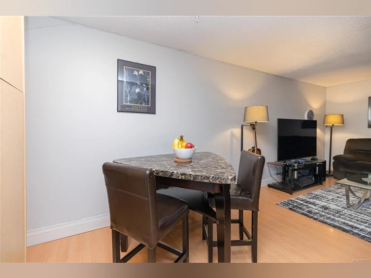 110-2757 Quadra Street, Victoria, BC, V8T 4E5 - 13
