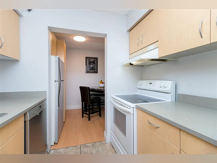 110-2757 Quadra Street, Victoria, BC, V8T 4E5 - 16