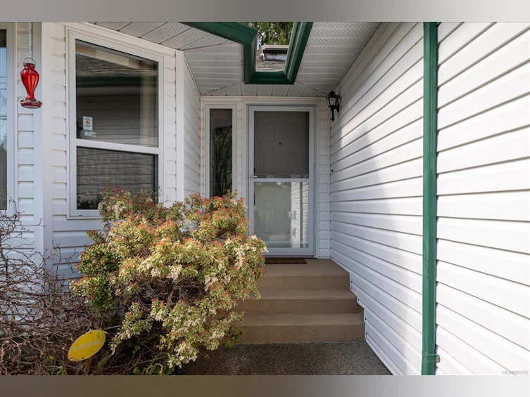 1156 3rd Avenue, Ladysmith, BC, V9G 1B3 - 2