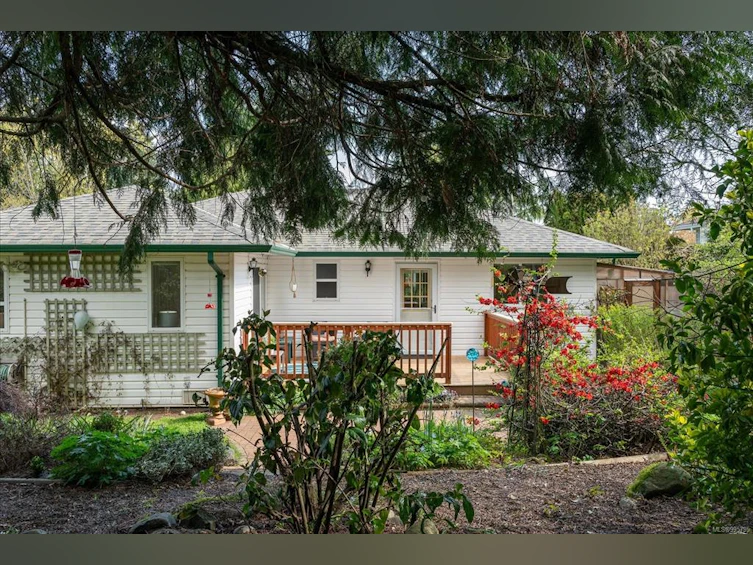 1156 3rd Avenue, Ladysmith, BC, V9G 1B3 - 38