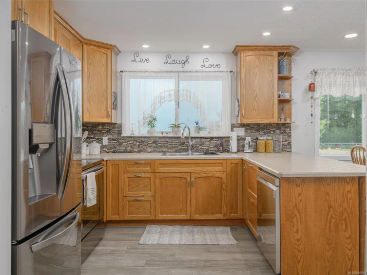 100 Dyer Drive, Kelsey Bay/Sayward, BC, V0P 1R0 - 7