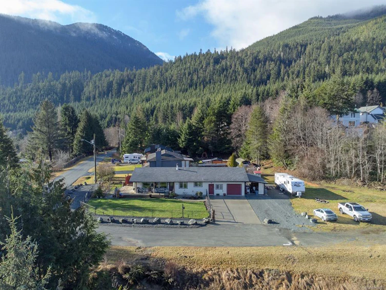 100 Dyer Drive, Kelsey Bay/Sayward, BC, V0P 1R0 - 13