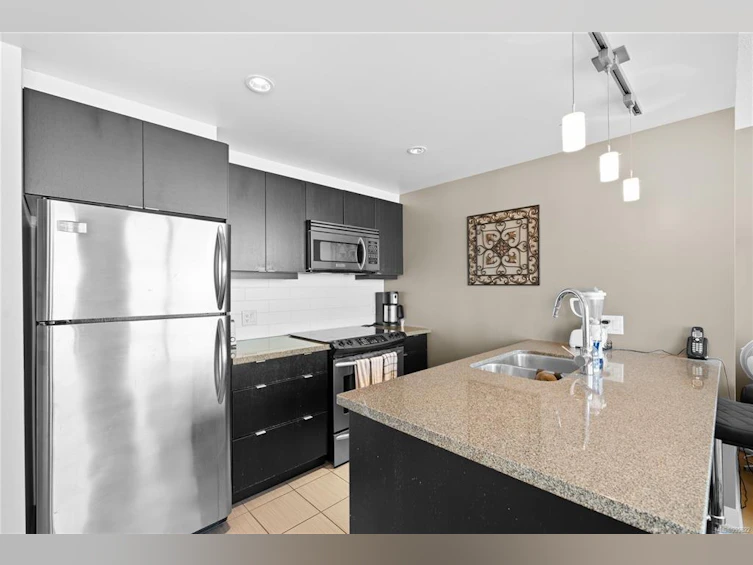 1103-760 Johnson Street, Victoria, BC, V8W 1N1 - 11