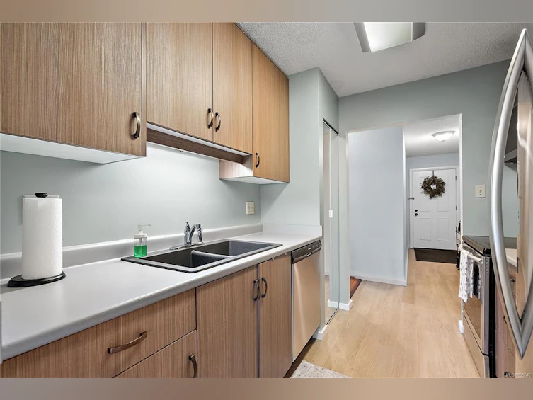 212-1419 Stadacona Avenue, Victoria, BC, V8S 5J3 - 10
