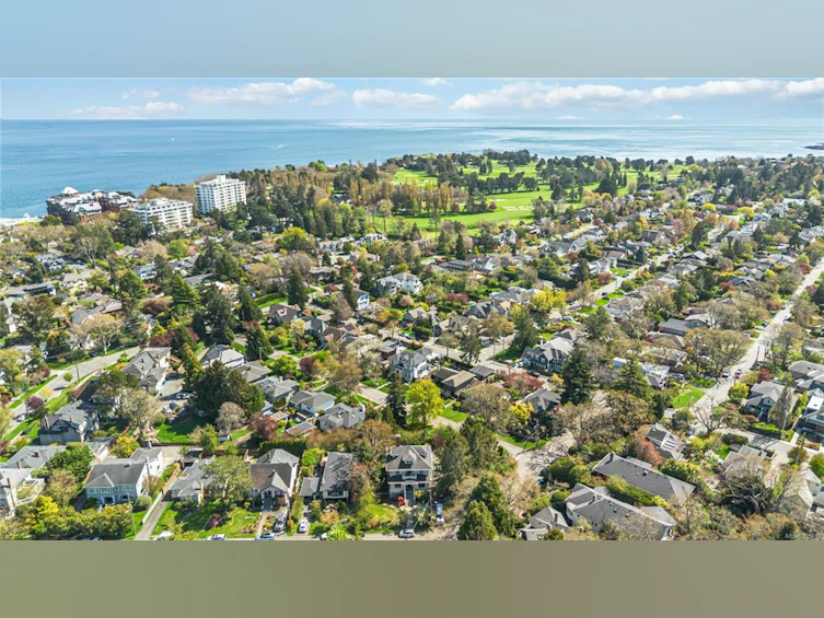 2517 Margate Avenue, Oak Bay, BC, V8S 3A3 - 4