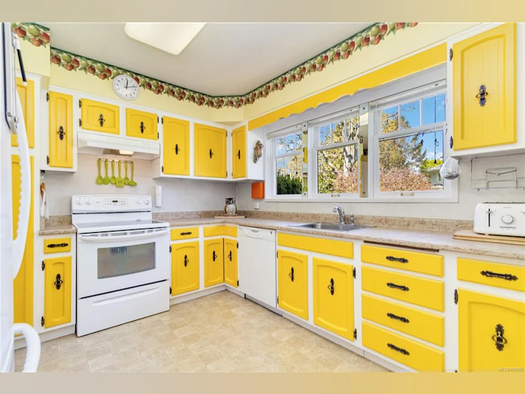 2517 Margate Avenue, Oak Bay, BC, V8S 3A3 - 16