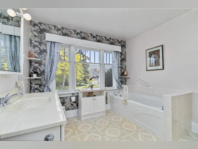 2517 Margate Avenue, Oak Bay, BC, V8S 3A3 - 27