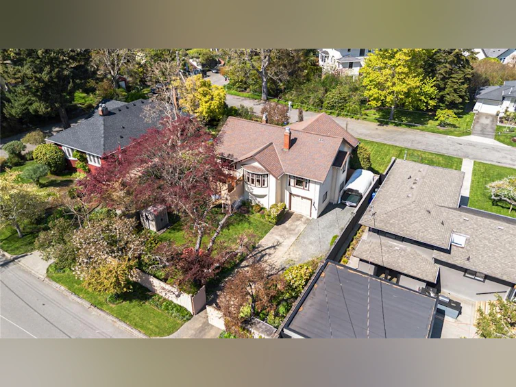 2517 Margate Avenue, Oak Bay, BC, V8S 3A3 - 41