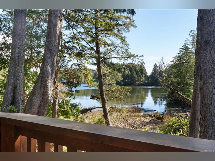 1-1015 Peninsula Road, Ucluelet, BC, V0R 3A0