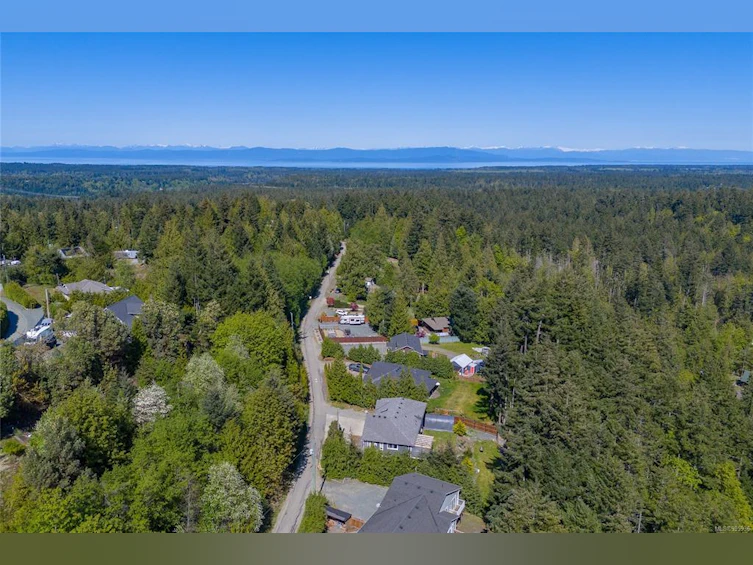 1728 Spirit Way, Qualicum Beach, BC, V9K 2S3 - 2