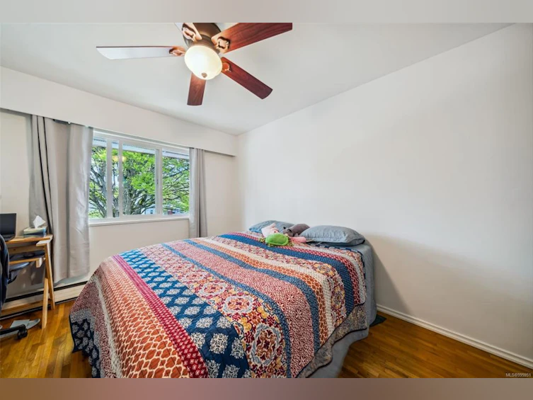 356 W Burnside Road, Saanich, BC, V8Z 1M1 - 13
