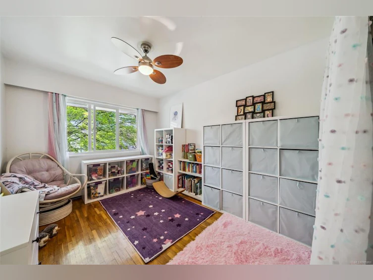 356 W Burnside Road, Saanich, BC, V8Z 1M1 - 14