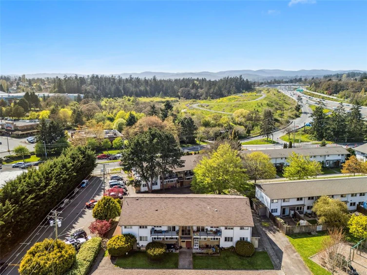356 W Burnside Road, Saanich, BC, V8Z 1M1 - 26