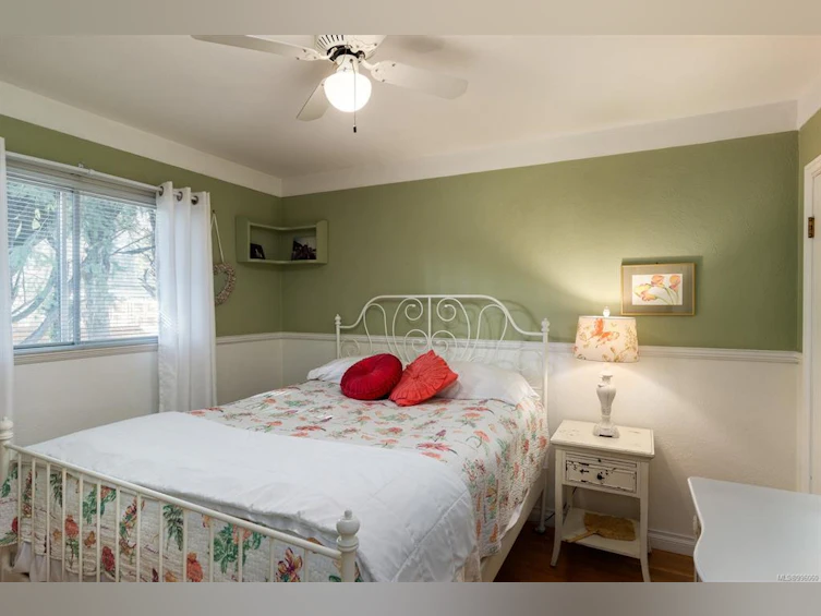 1925 Hovey Road, Central Saanich, BC, V8M 1V8 - 15
