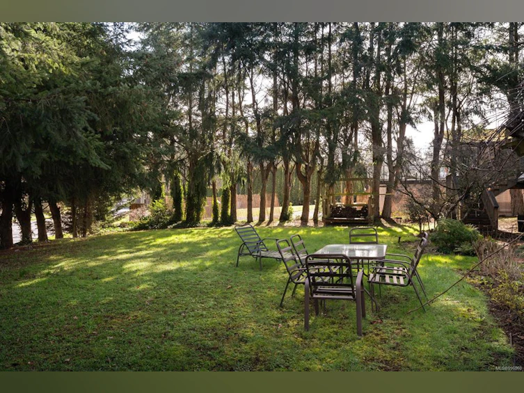 1925 Hovey Road, Central Saanich, BC, V8M 1V8 - 39