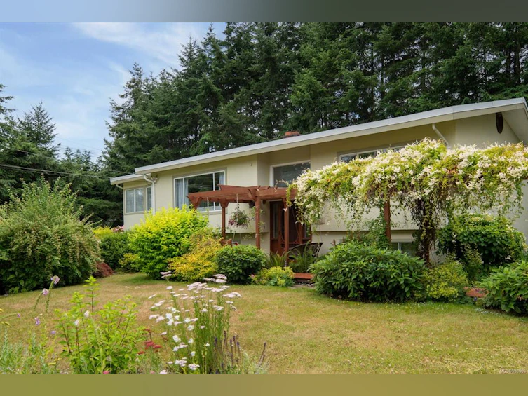 1925 Hovey Road, Central Saanich, BC, V8M 1V8 - 2