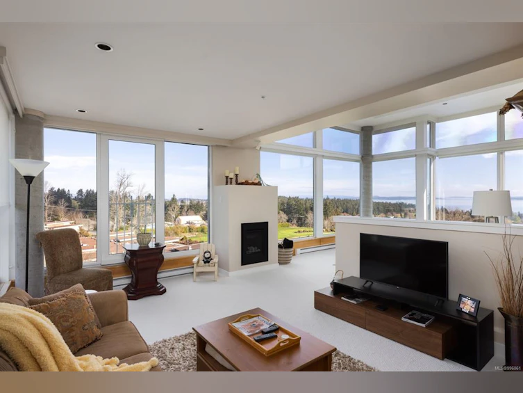 604-5350 Sayward Hill Crescent, Saanich, BC, V8Y 3H9 - 4